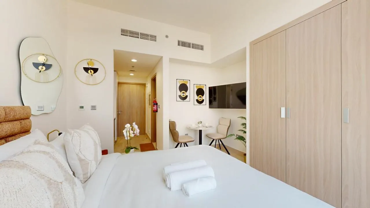 Azizi Riviera 30 - Bright Studio Apartment Dubai