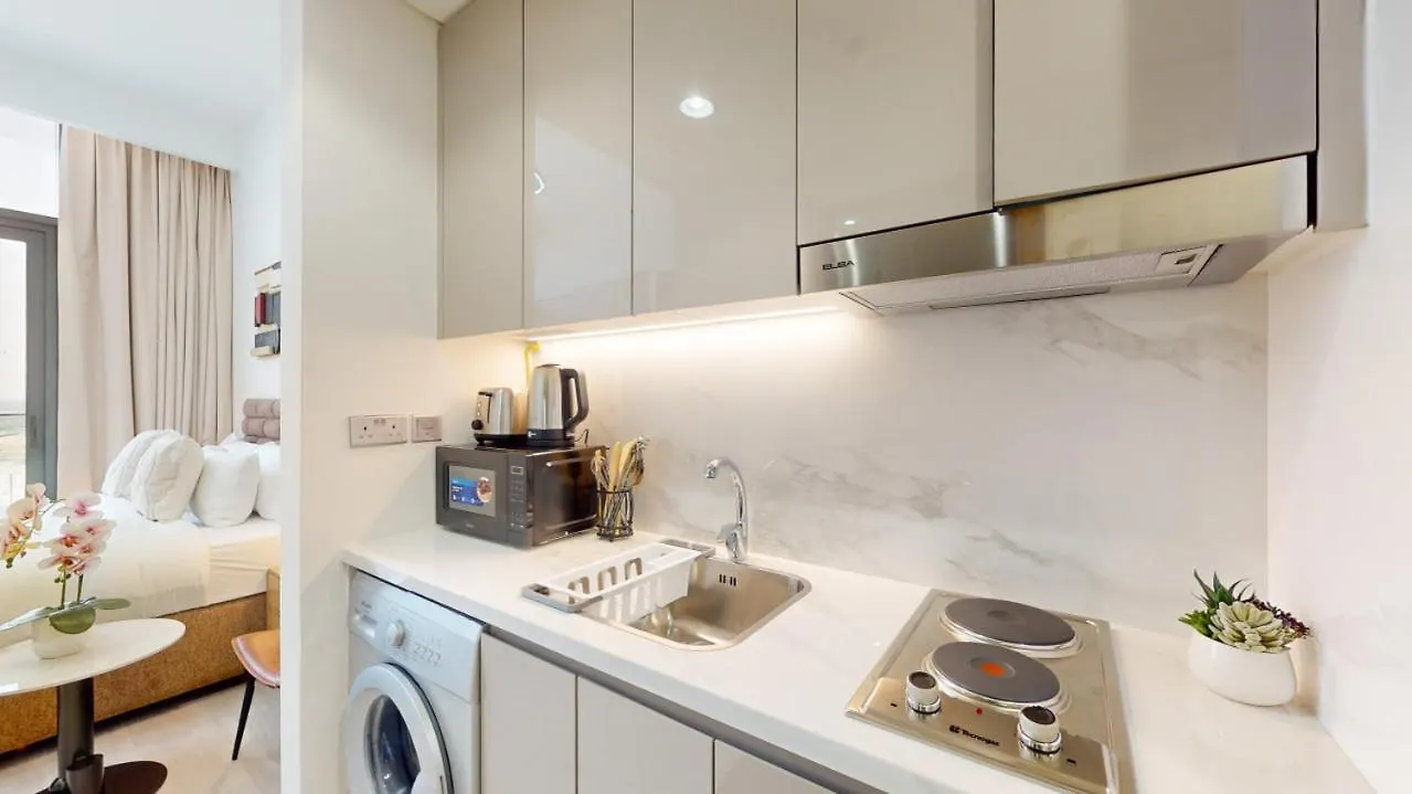 Azizi Riviera 30 - Bright Studio Apartment Dubai